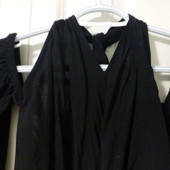 FOREVER 21 black cold shoulder crop top - Picture 3 of 6